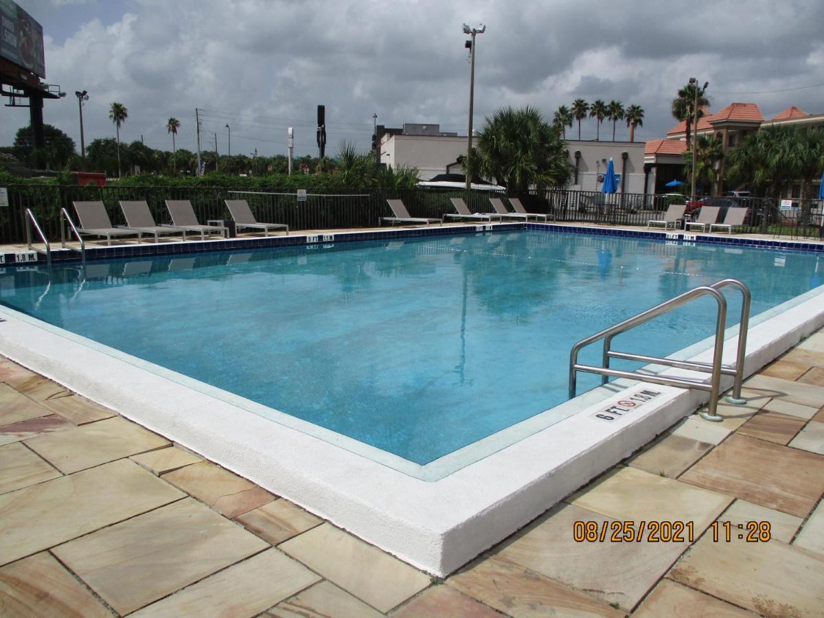 Quality Inn & Suites Kissimmee By The Lake Four Corners Exterior photo