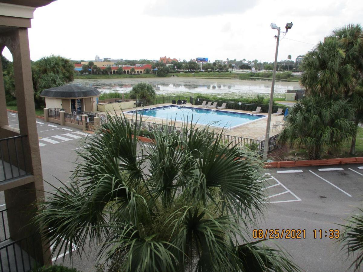 Quality Inn & Suites Kissimmee By The Lake Four Corners Exterior photo