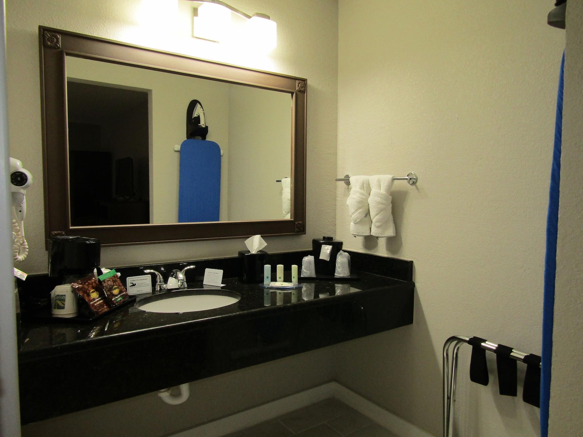 Quality Inn & Suites Kissimmee By The Lake Four Corners Exterior photo